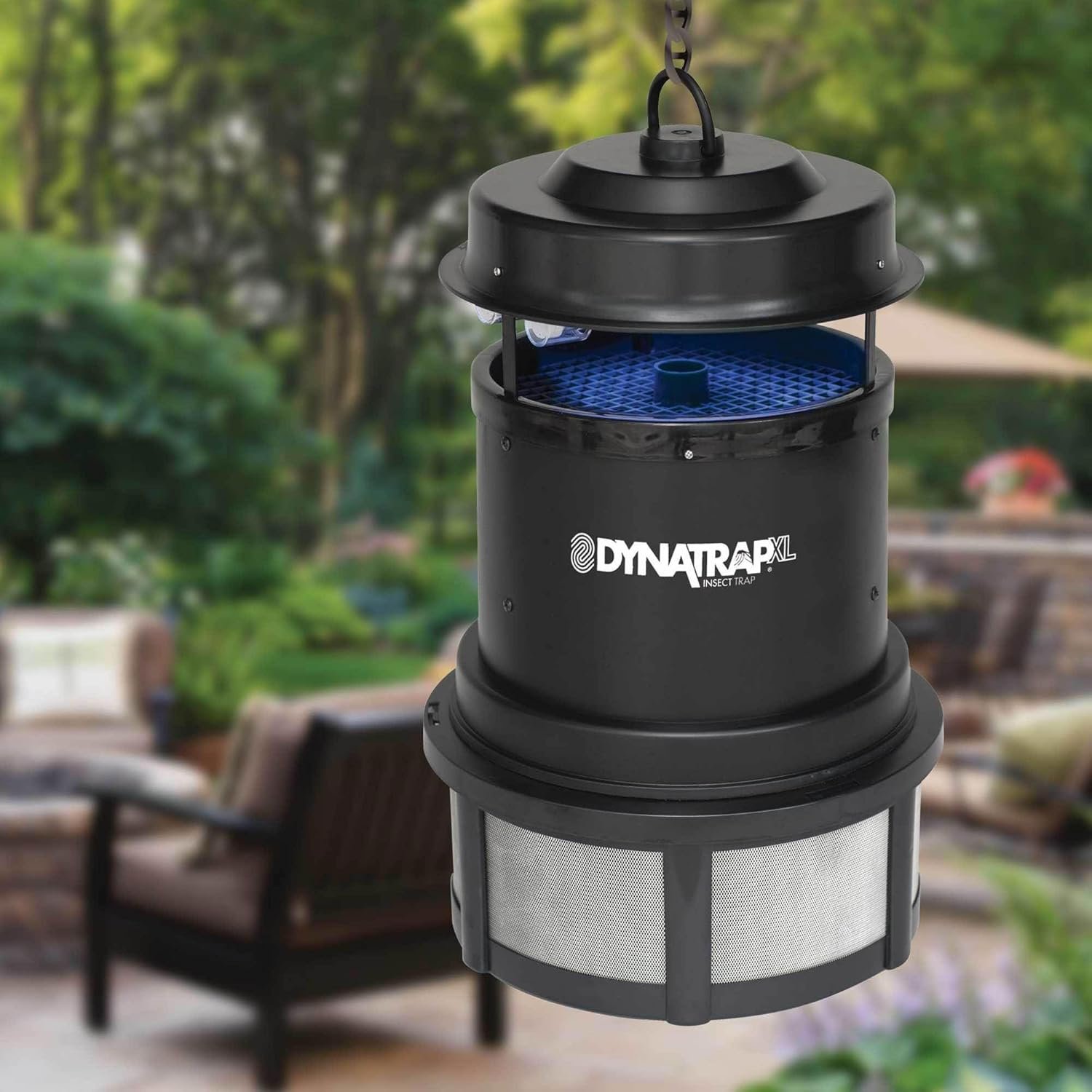 DynaTrap DT2000XLPSR in use on outdoor patio after sunset