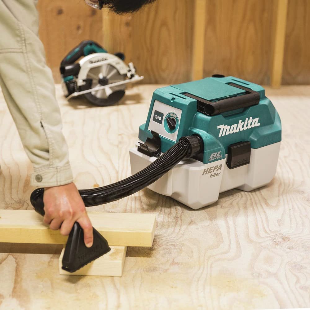 Makita XCV11Z 18V cordless shop vac