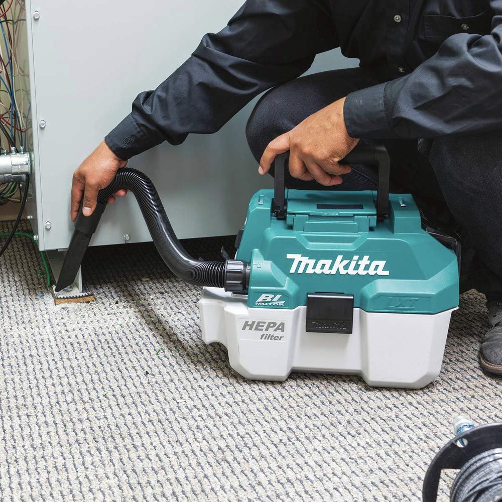 Makita XCV11Z shop vac hose and attachment accessories