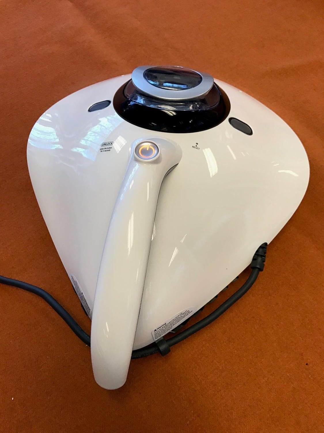 Raycop LITE UV HEPA mattress vacuum - side angle product shot