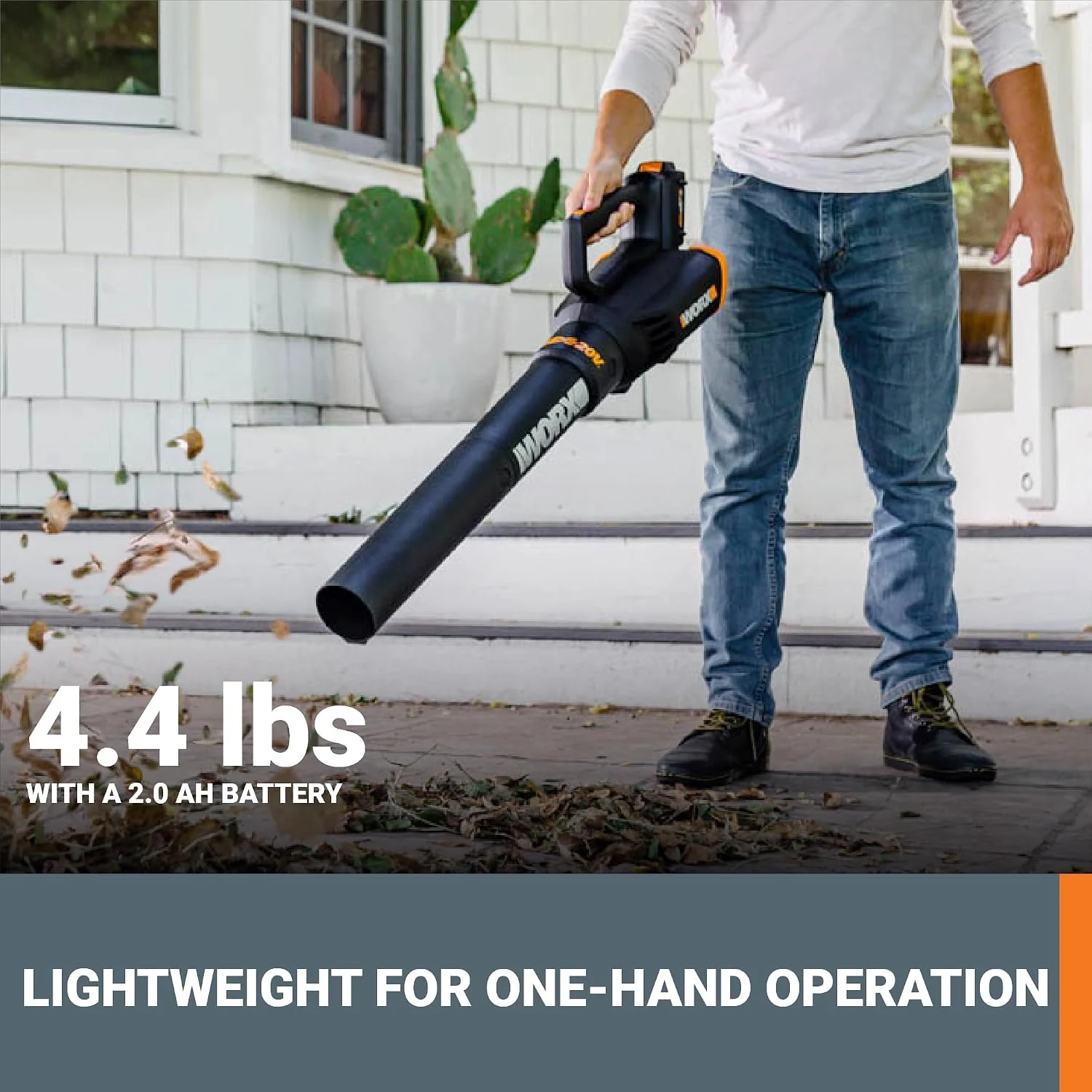 WORX WG547 20V PowerShare cordless leaf blower - battery and charger detail